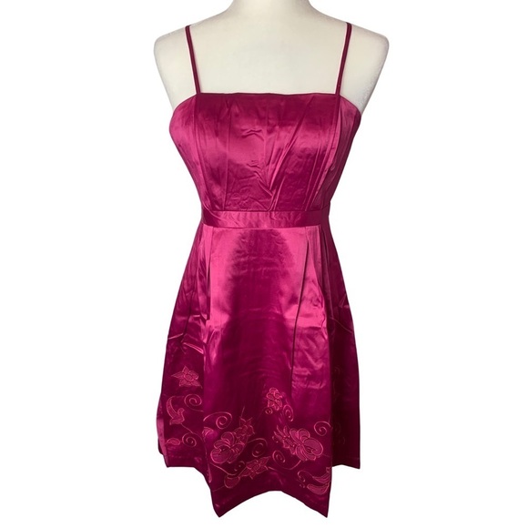 Lucy Paris Magenta Satin Dress NWT Size M - Picture 1 of 12